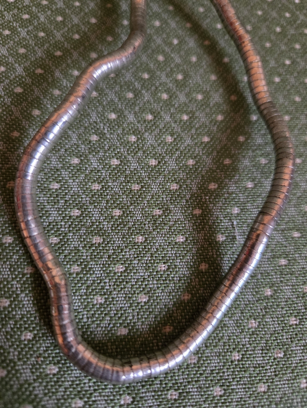 Silver Tone 32" Flexible Coil Necklace Or Bracelet Or What You Make Of It - Picture 4 of 9